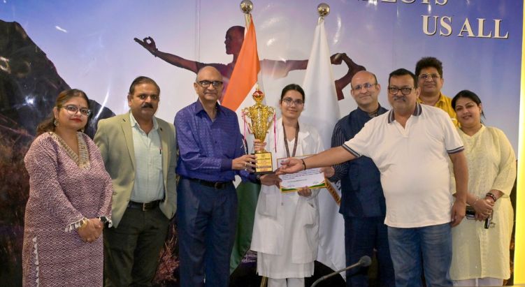 KD Medical College student Anushka Gill